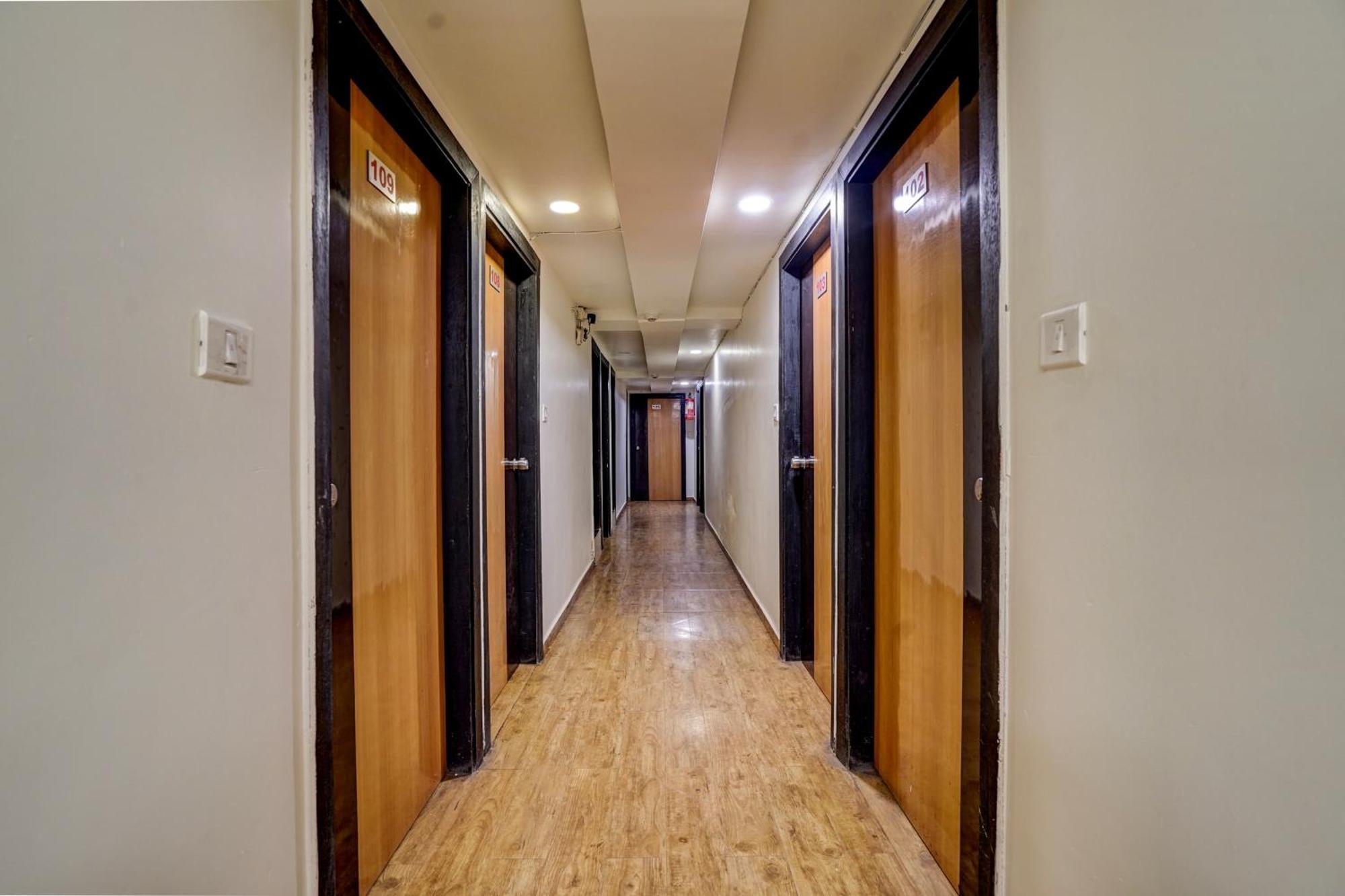 Hotel O Palak Palace Ahmadábád Kültér fotó